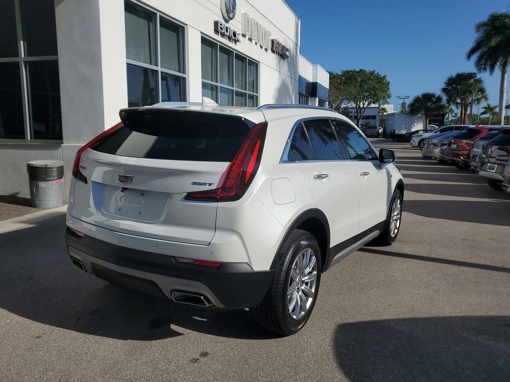 Used 2023 Cadillac XT4 Premium Luxury image 6