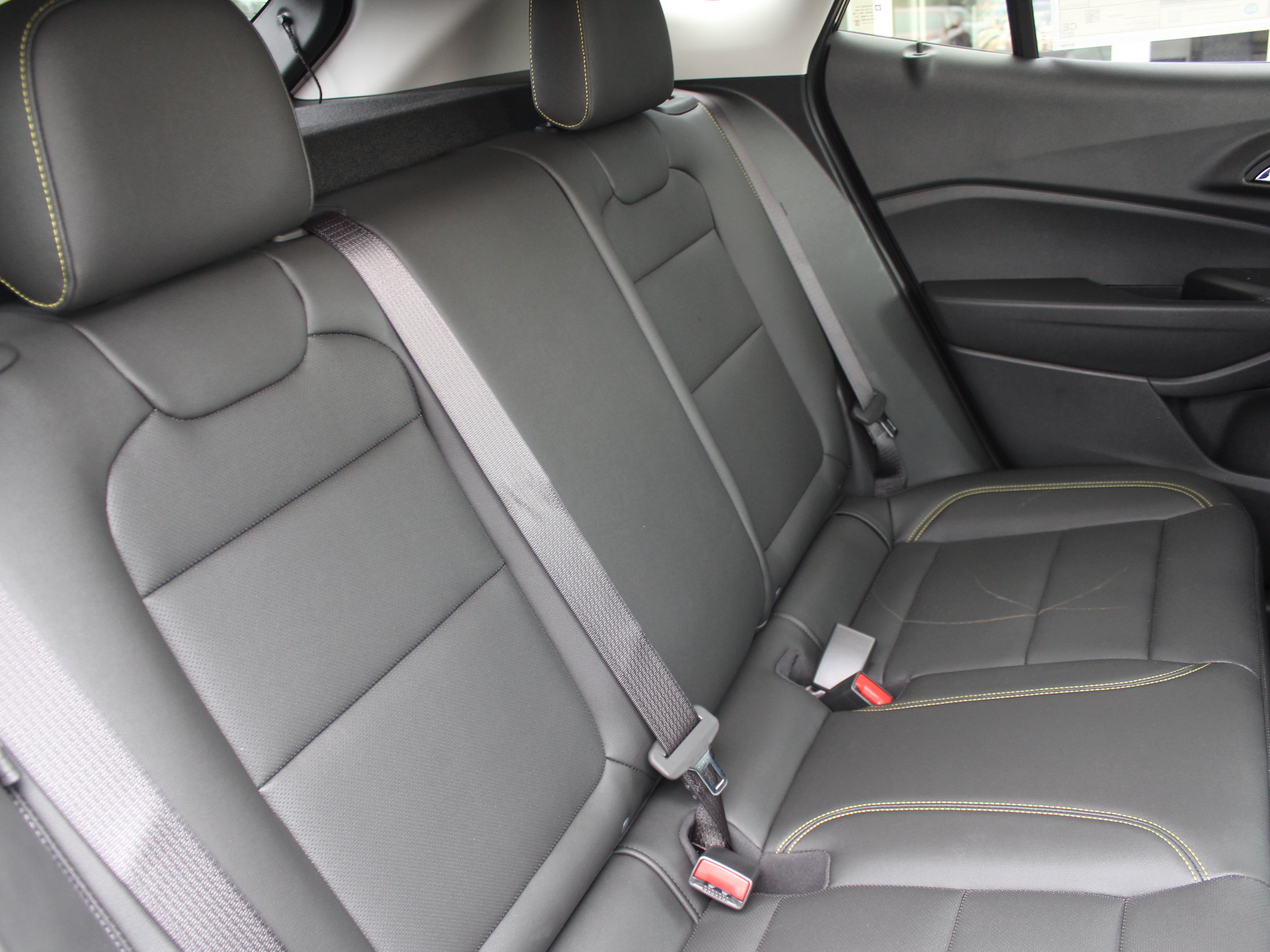 New 2026 Chevrolet Trax ACTIV w/ Sunroof Package FWD image 17