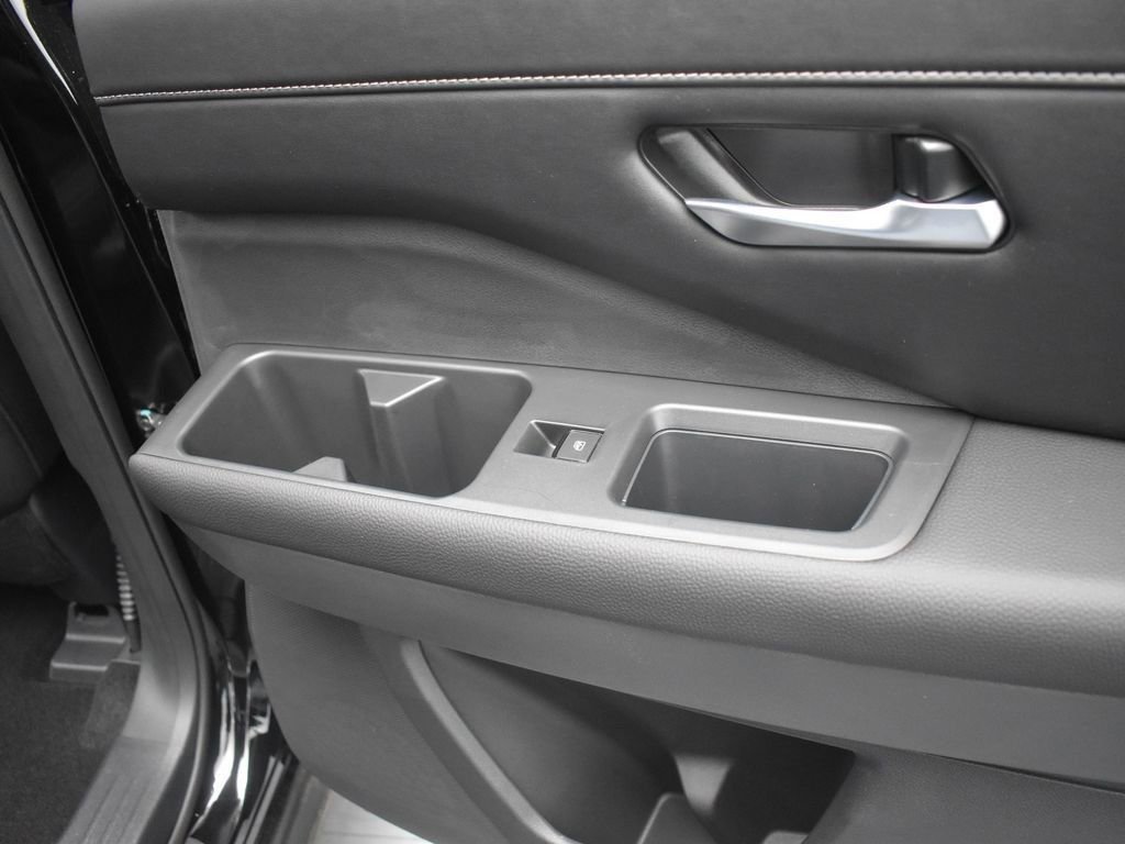 New 2025 Nissan Pathfinder SL image 19