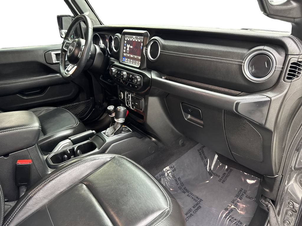 Used 2022 Jeep Wrangler Unlimited Sahara w/ Cold Weather Group AWD/4WD image 51