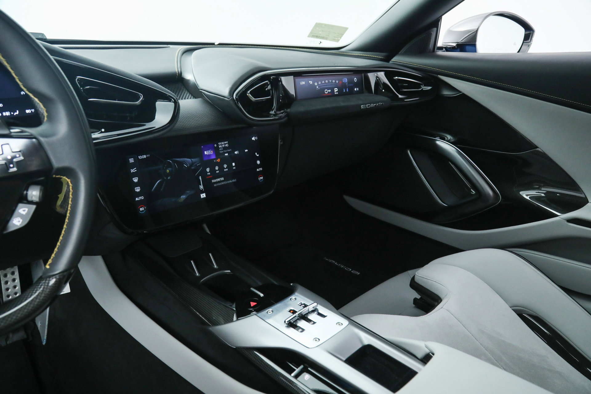 Certified 2025 Ferrari 12Cilindri image 32