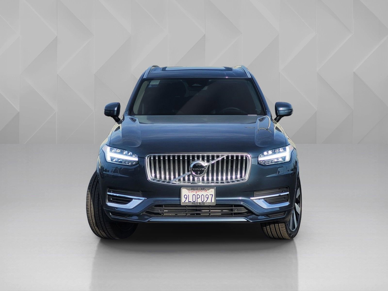 Certified 2024 Volvo XC90 T8 Ultimate w/ Protection Package Premier image 2