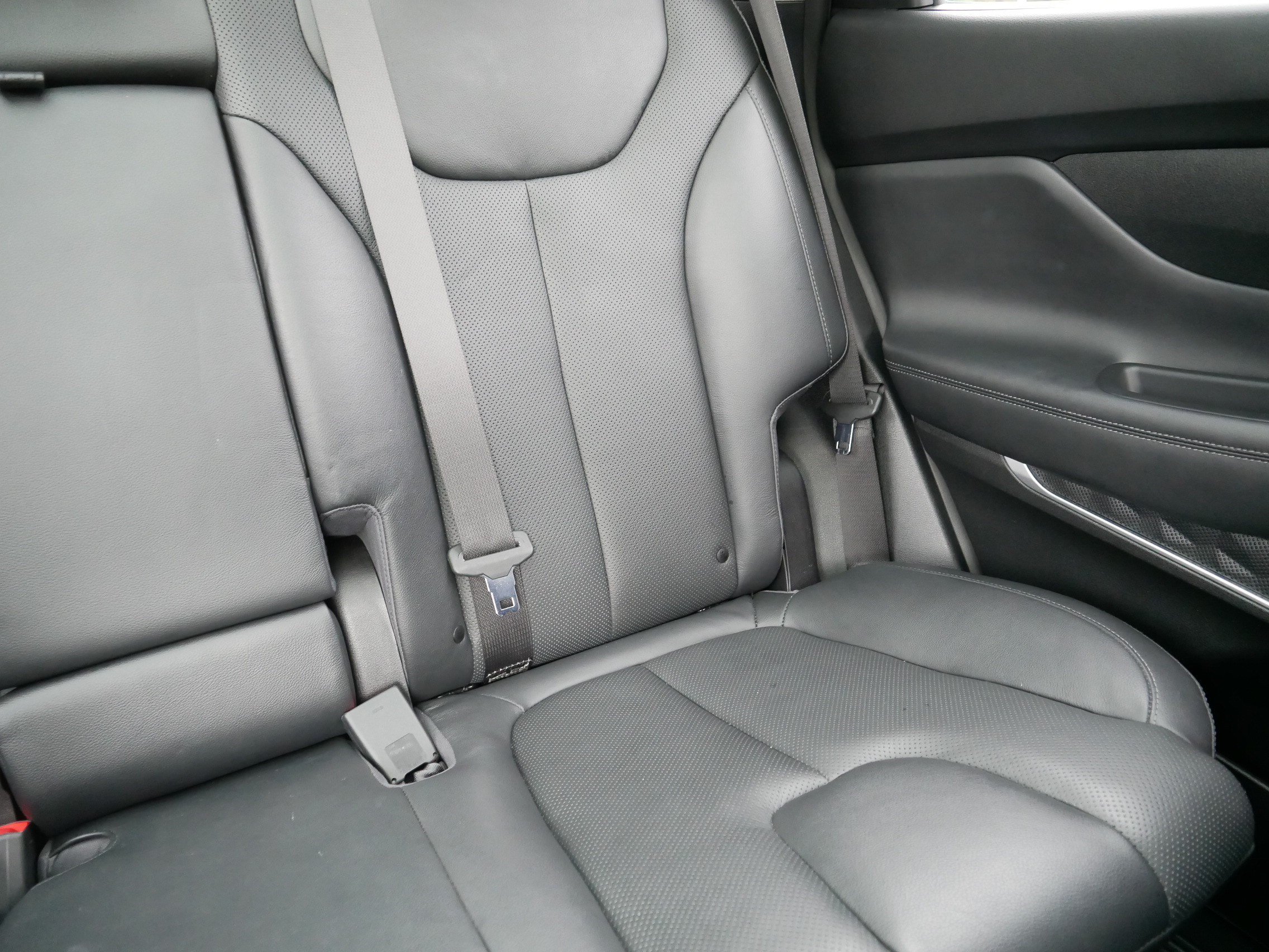 Used 2020 Hyundai Santa Fe Limited AWD/4WD image 14