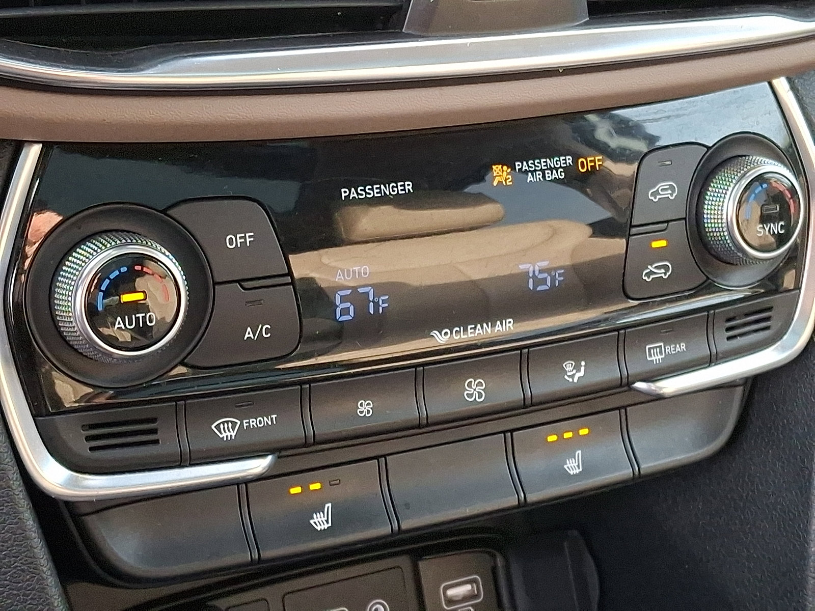 Used 2020 Hyundai Santa Fe SEL w/ Convenience + Premium Package FWD image 19