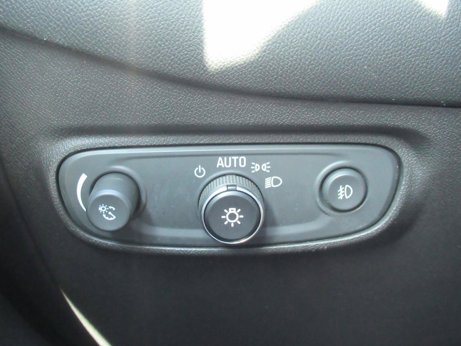 Used 2020 Chevrolet Equinox Premier FWD image 23