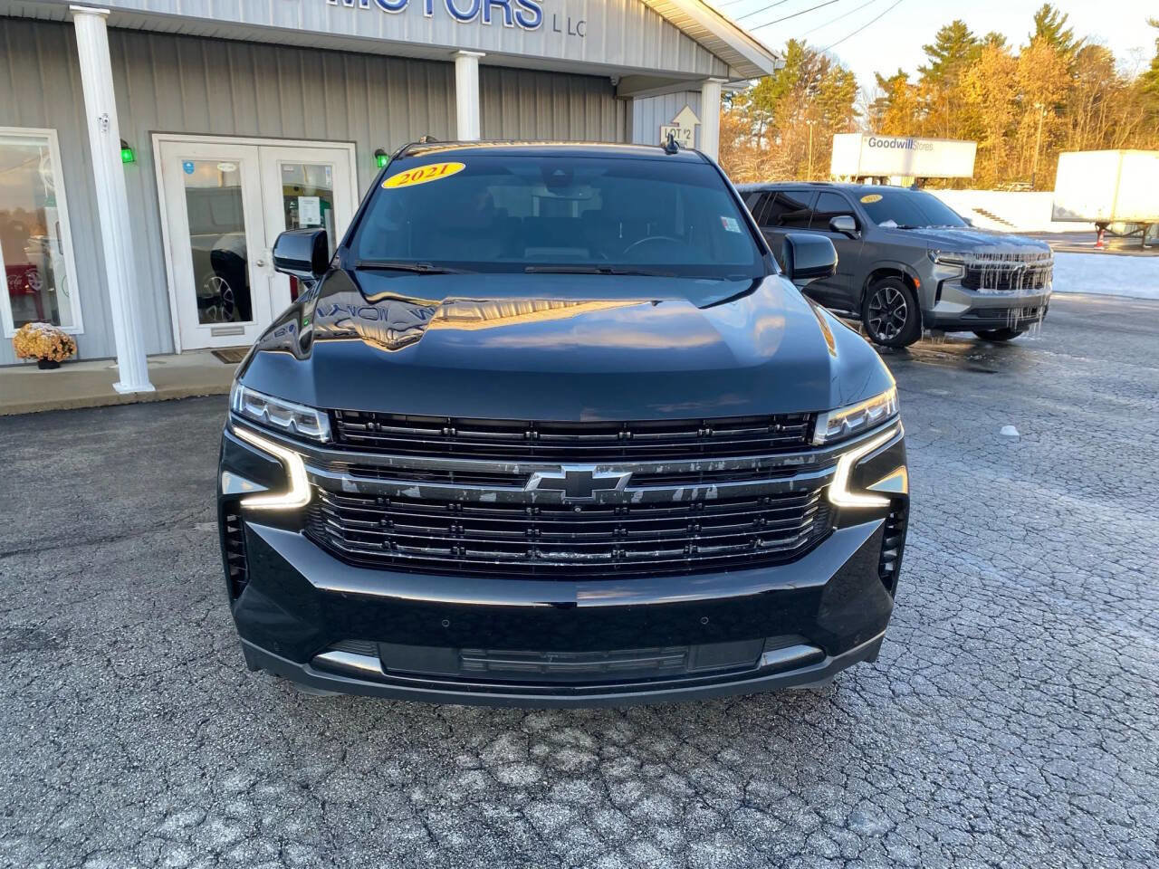 Used 2021 Chevrolet Suburban RST w/ Luxury Package image 11