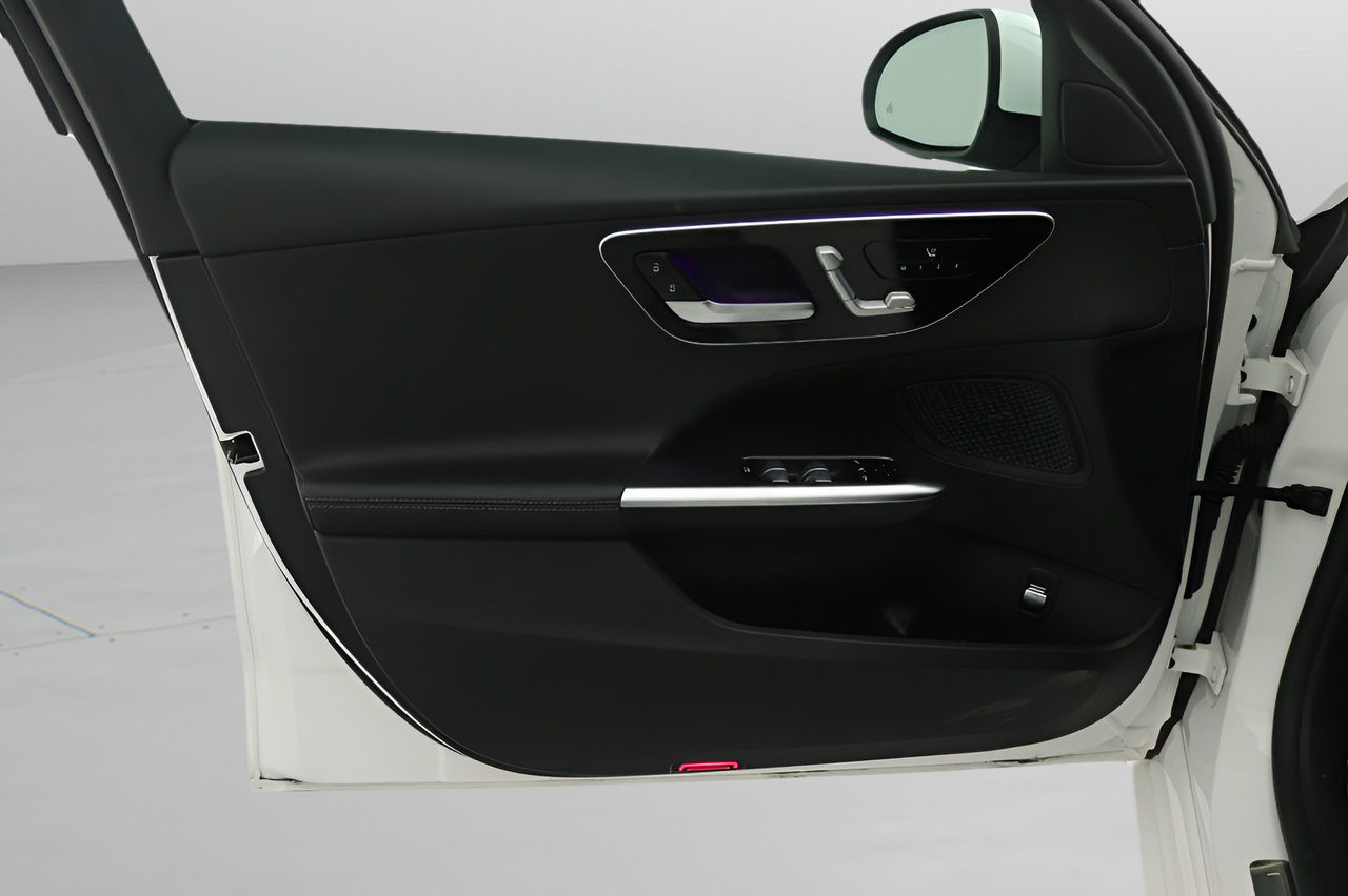 Used 2023 Mercedes-Benz C 300 Sedan image 17