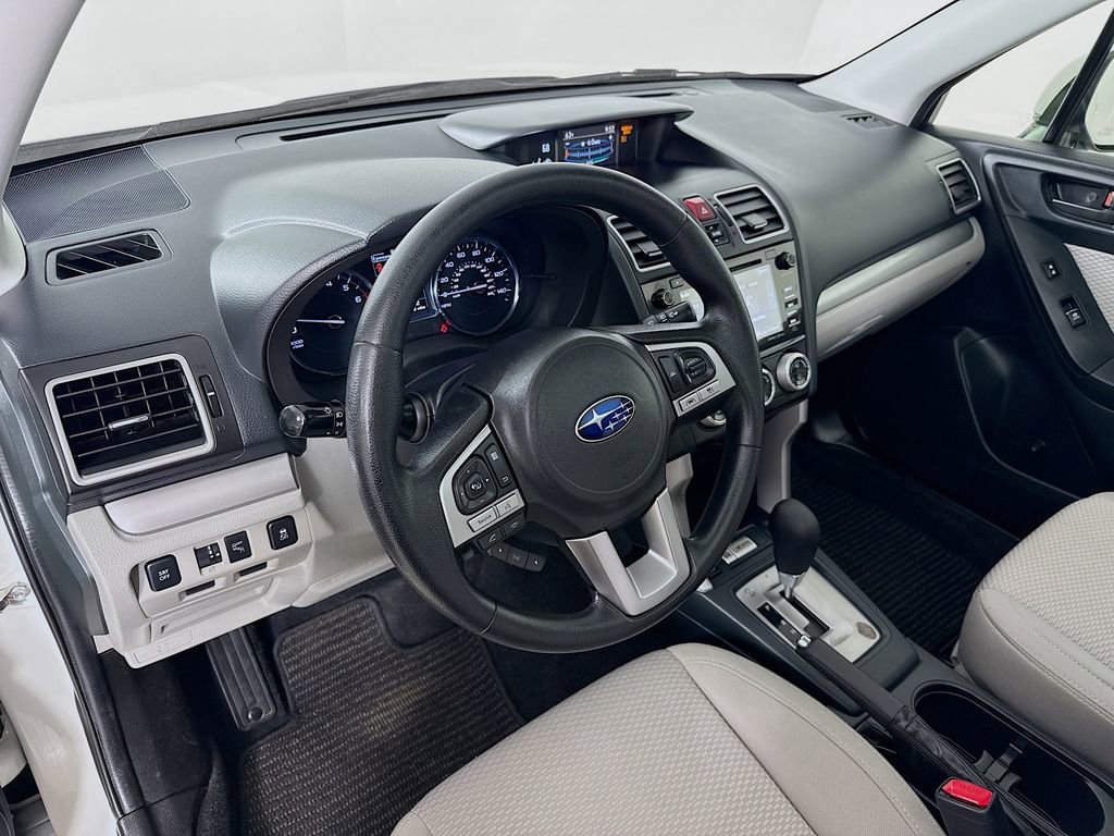 Used 2017 Subaru Forester 2.5i Premium AWD/4WD image 10