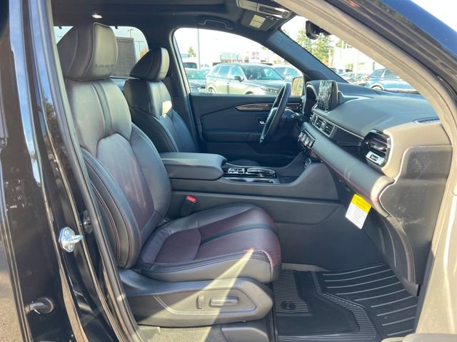 New 2025 Honda Pilot Black Edition image 9