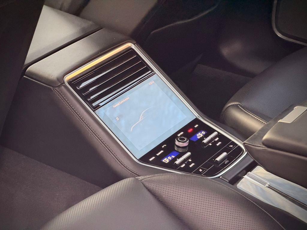 Used 2018 Porsche Panamera Turbo image 19