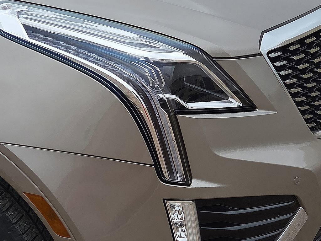 Used 2023 Cadillac XT5 Luxury w/ LPO, Floor Liner Package FWD image 10