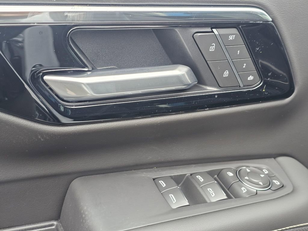 New 2026 Chevrolet Suburban Premier image 25