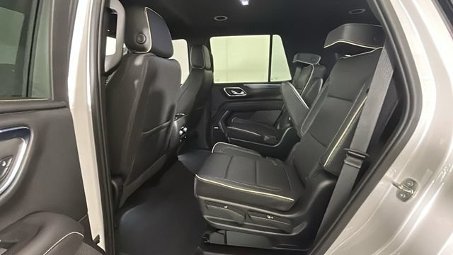 Used 2023 GMC Yukon SLT w/ SLT Luxury Package AWD/4WD image 26