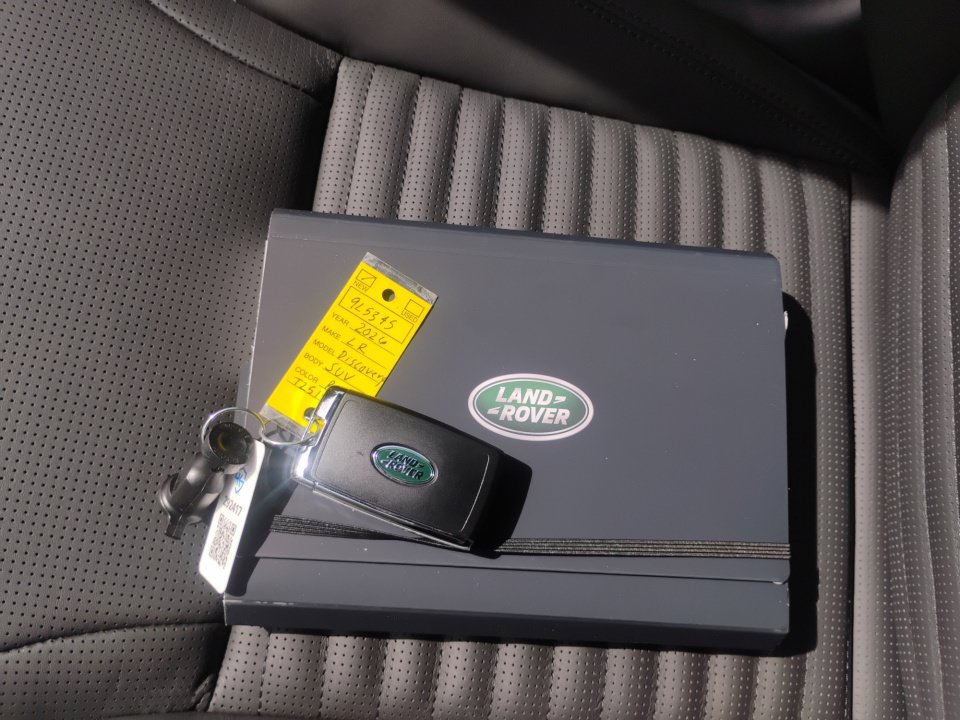 New 2026 Land Rover Discovery Limited Edition AWD/4WD image 34