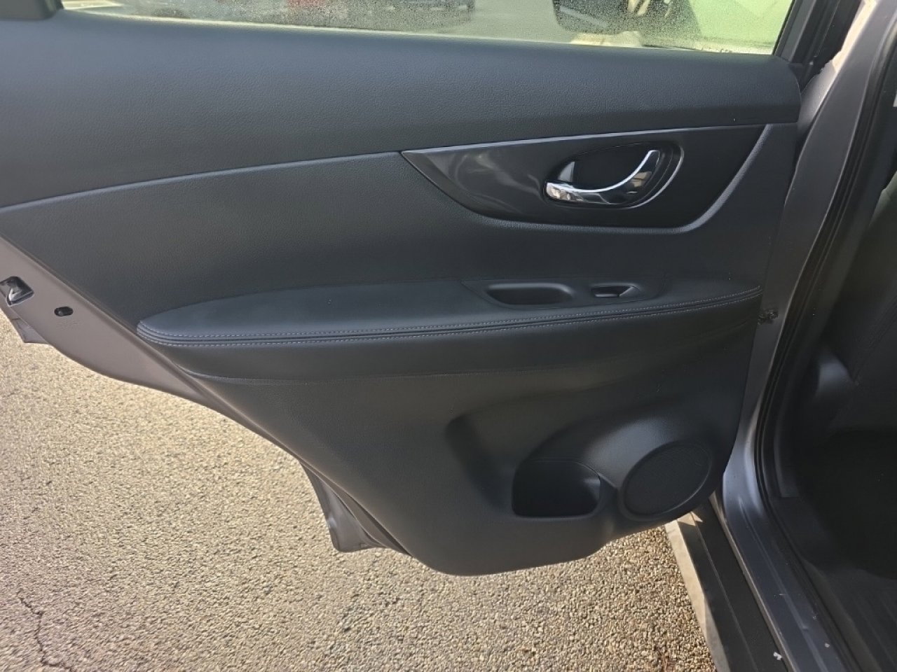 Used 2019 Nissan Rogue SV image 19