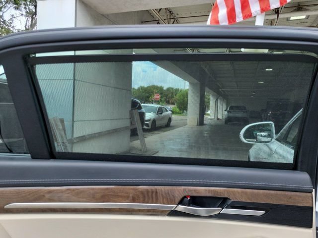 Used 2017 Genesis G90 3.3T Premium RWD image 11
