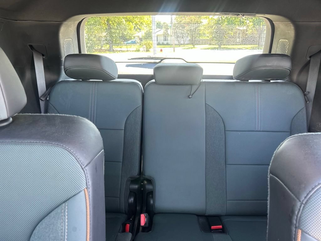 Used 2025 GMC Acadia AT4 w/ Luxury Package AWD/4WD image 32