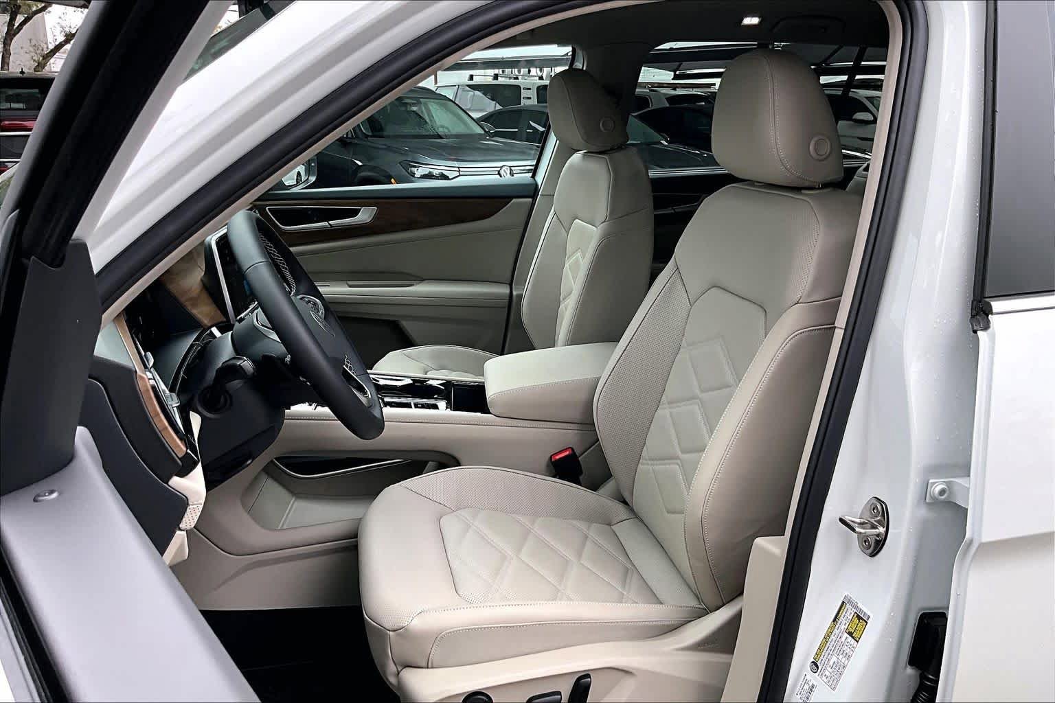 New 2026 Volkswagen Atlas SE FWD image 9
