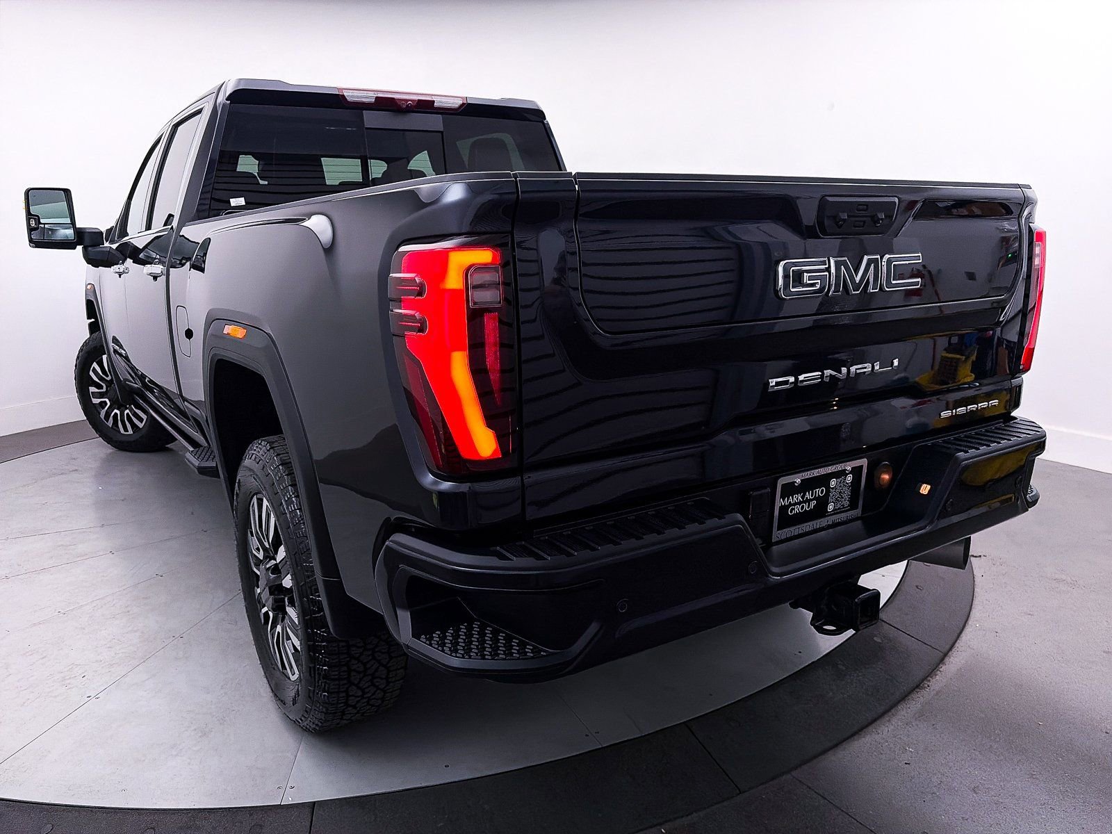 Used 2025 GMC Sierra 2500 Denali Ultimate image 4