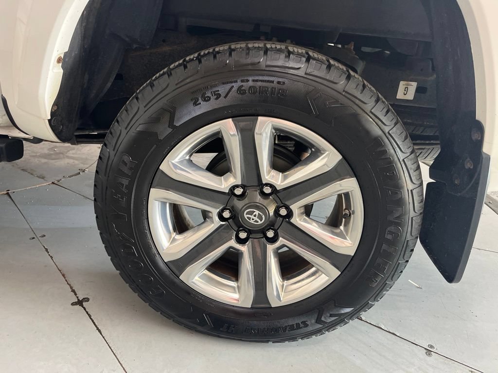 Used 2018 Toyota Tacoma Limited AWD/4WD image 15