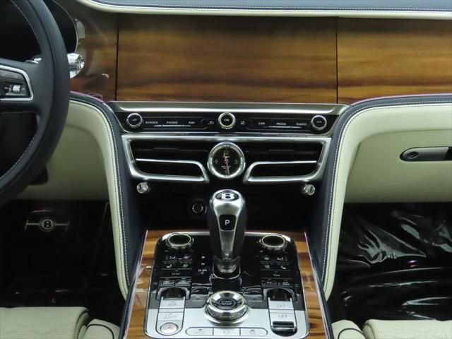 Used 2025 Bentley Flying Spur Plug-In Hybrid image 15