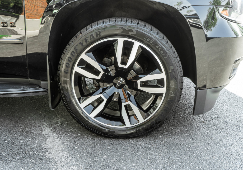 Used 2020 Chevrolet Tahoe Premier w/ RST Edition AWD/4WD image 5