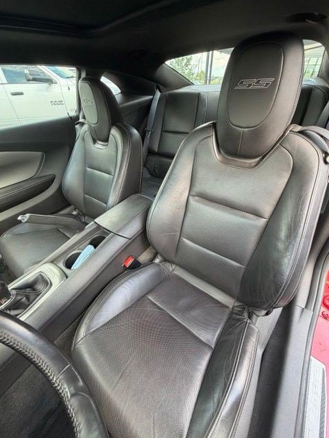 Used 2011 Chevrolet Camaro SS w/ RS Package RWD image 6