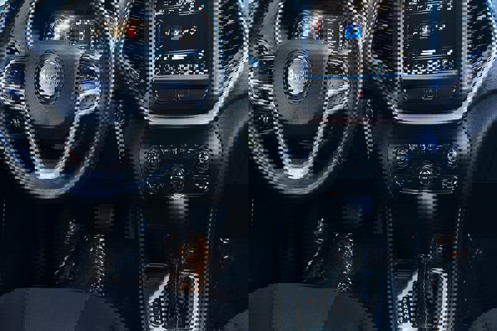 Used 2017 Jeep Cherokee Latitude image 16