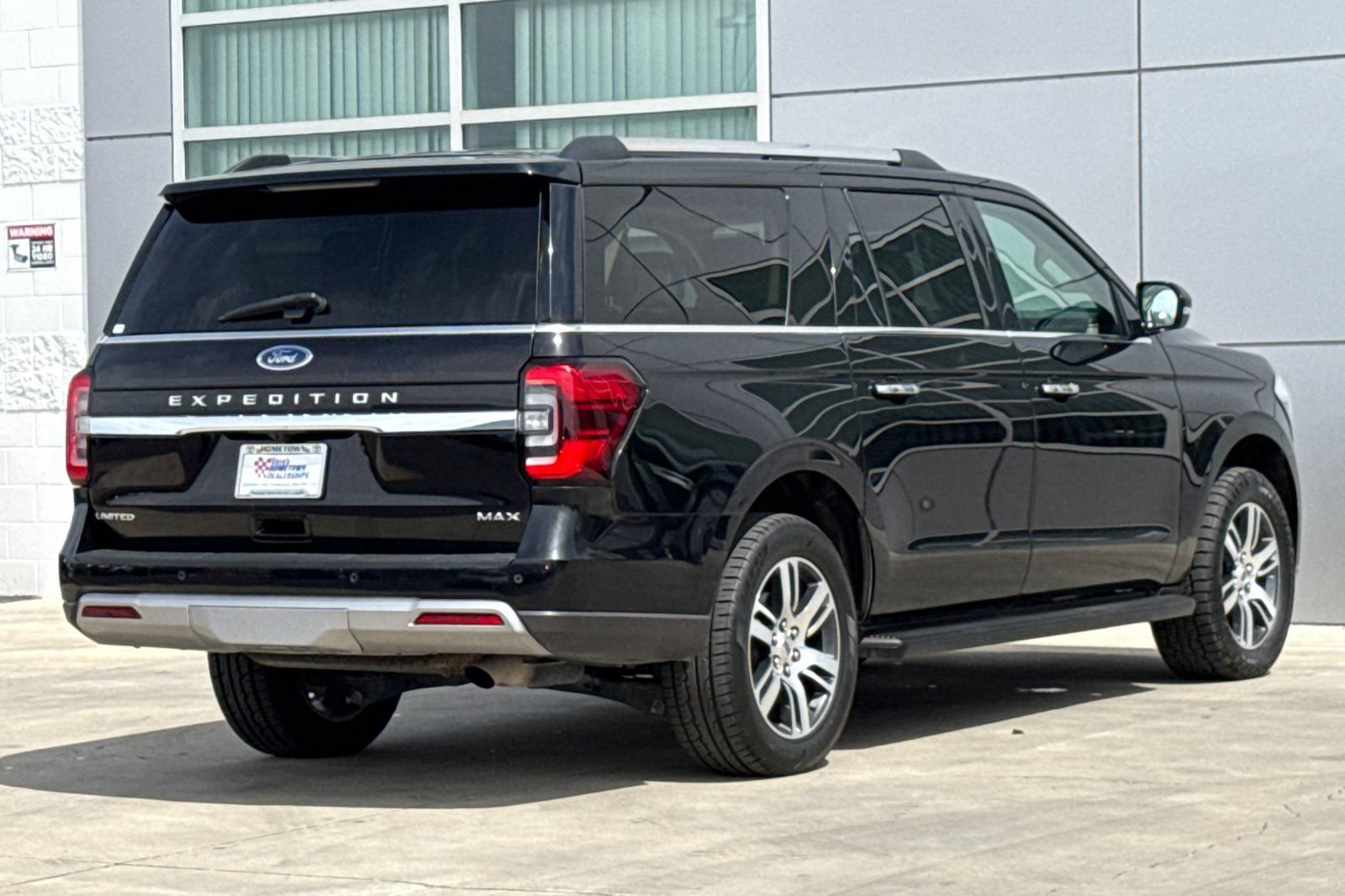 Used 2024 Ford Expedition Max Limited AWD/4WD image 4