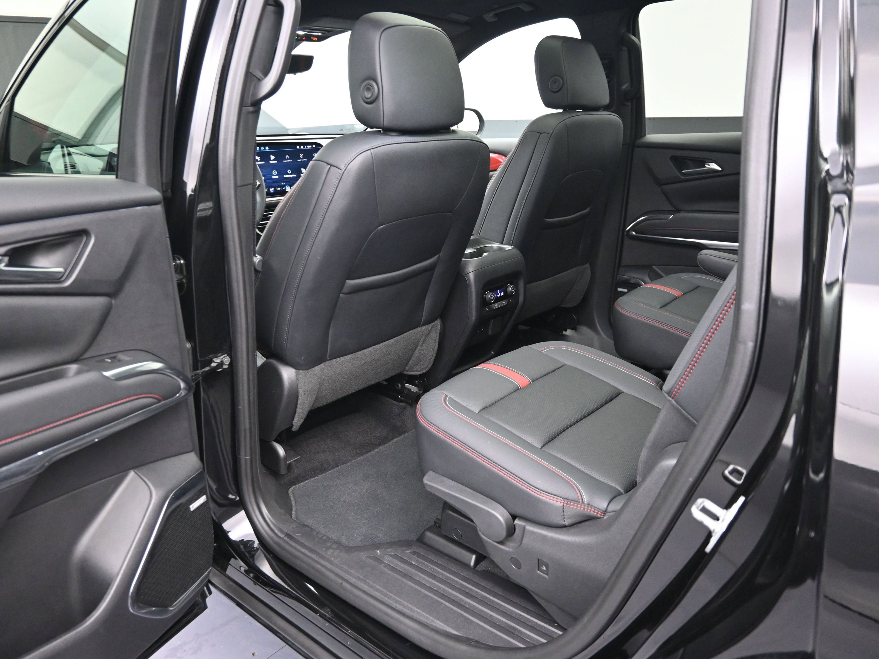Certified 2024 Chevrolet Traverse RS FWD image 33
