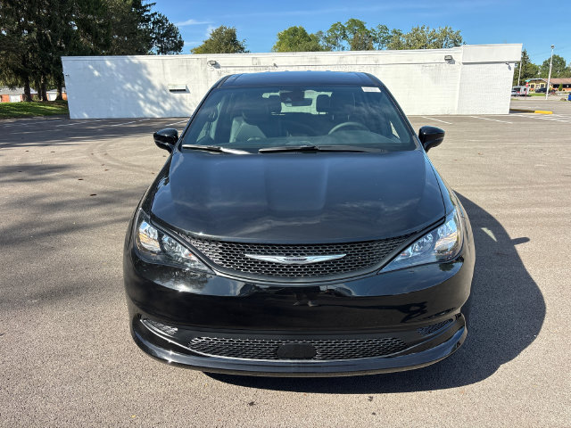 New 2027 Chrysler Pacifica LX FWD image 7