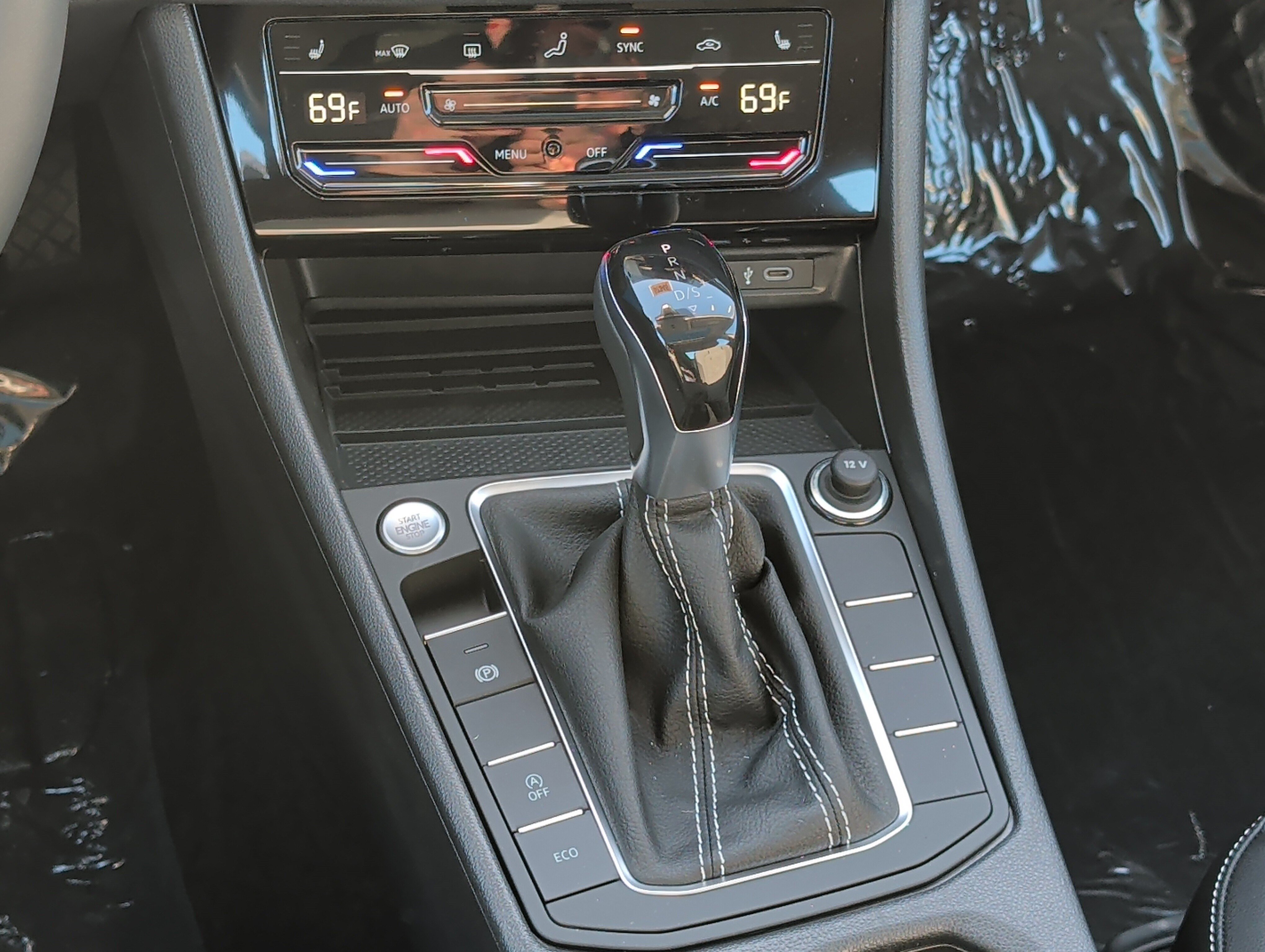 New 2027 Volkswagen Jetta SE FWD image 9