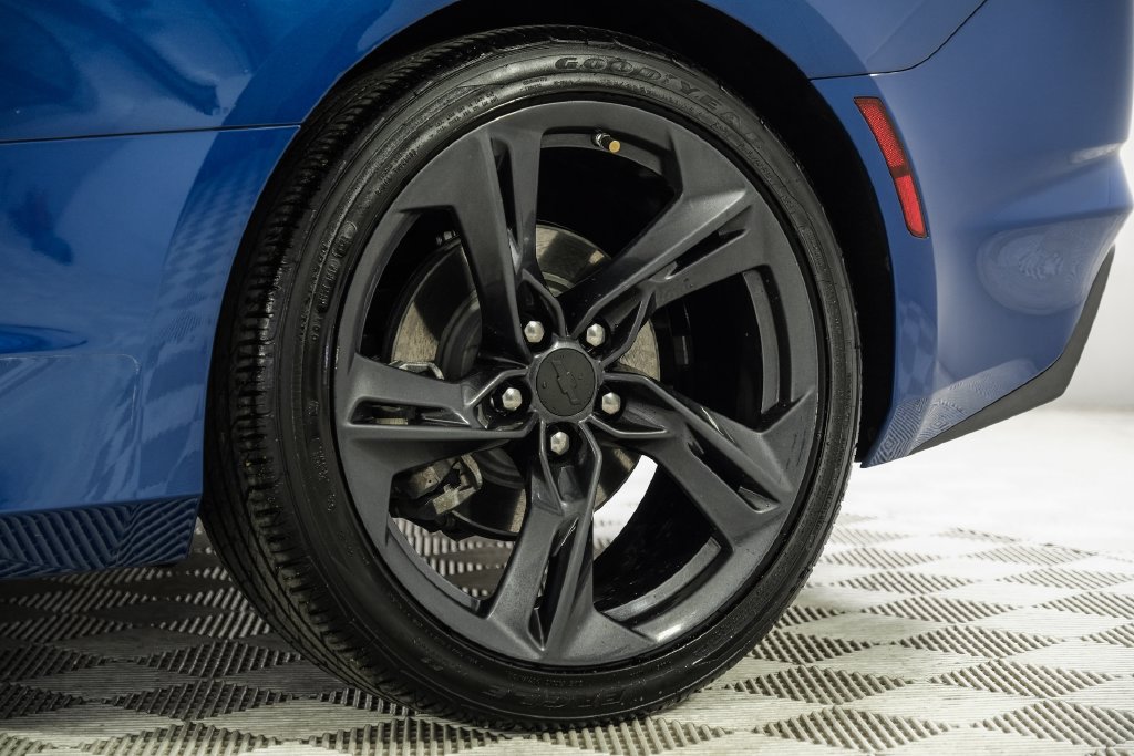 Used 2020 Chevrolet Camaro LT RWD image 51