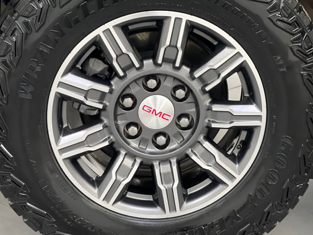 Used 2025 GMC Sierra 1500 AT4 AWD/4WD image 70