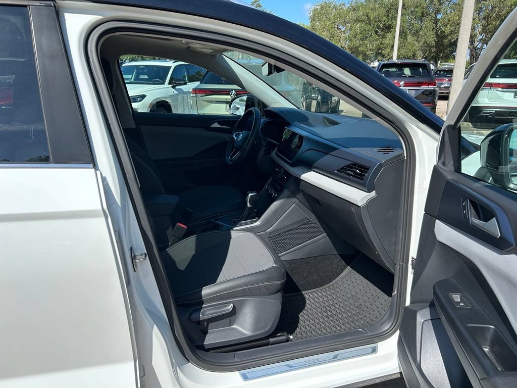 Certified 2023 Volkswagen Taos SE FWD image 36