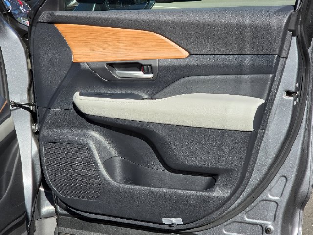 Used 2026 Toyota Grand Highlander AWD image 10
