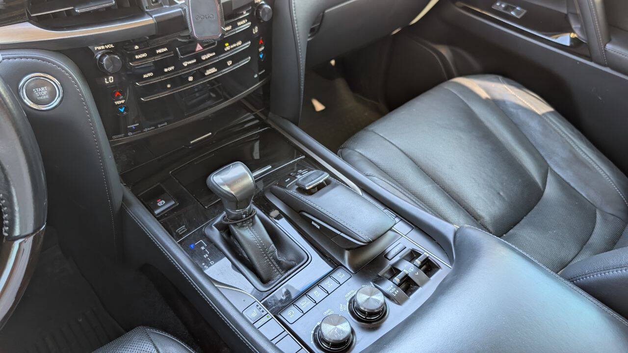 Used 2018 Lexus LX 570 4WD image 19