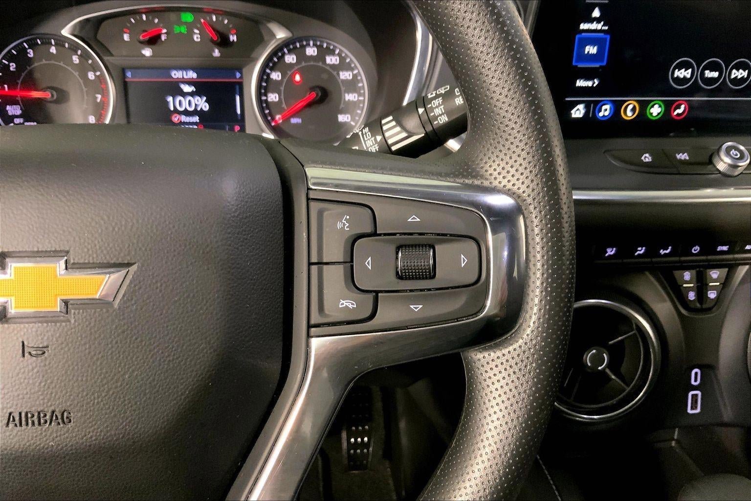 Used 2025 Chevrolet Blazer LT AWD/4WD image 19