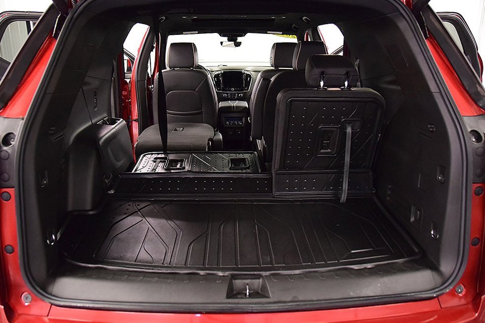 Used 2023 Chevrolet Traverse Premier w/ LPO, Floor Liner Package image 33
