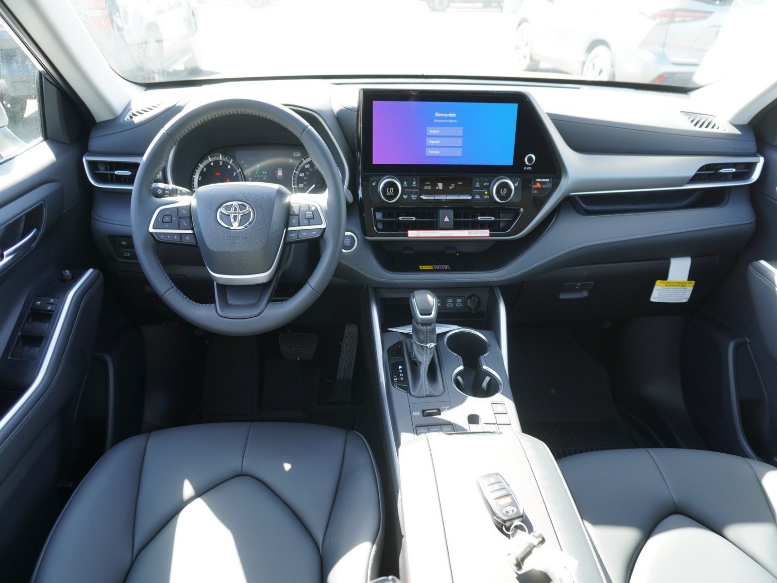 New 2026 Toyota Highlander XLE AWD/4WD image 2
