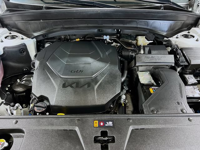 Certified 2025 Kia Telluride EX w/ EX Captain's Chair Package FWD image 33