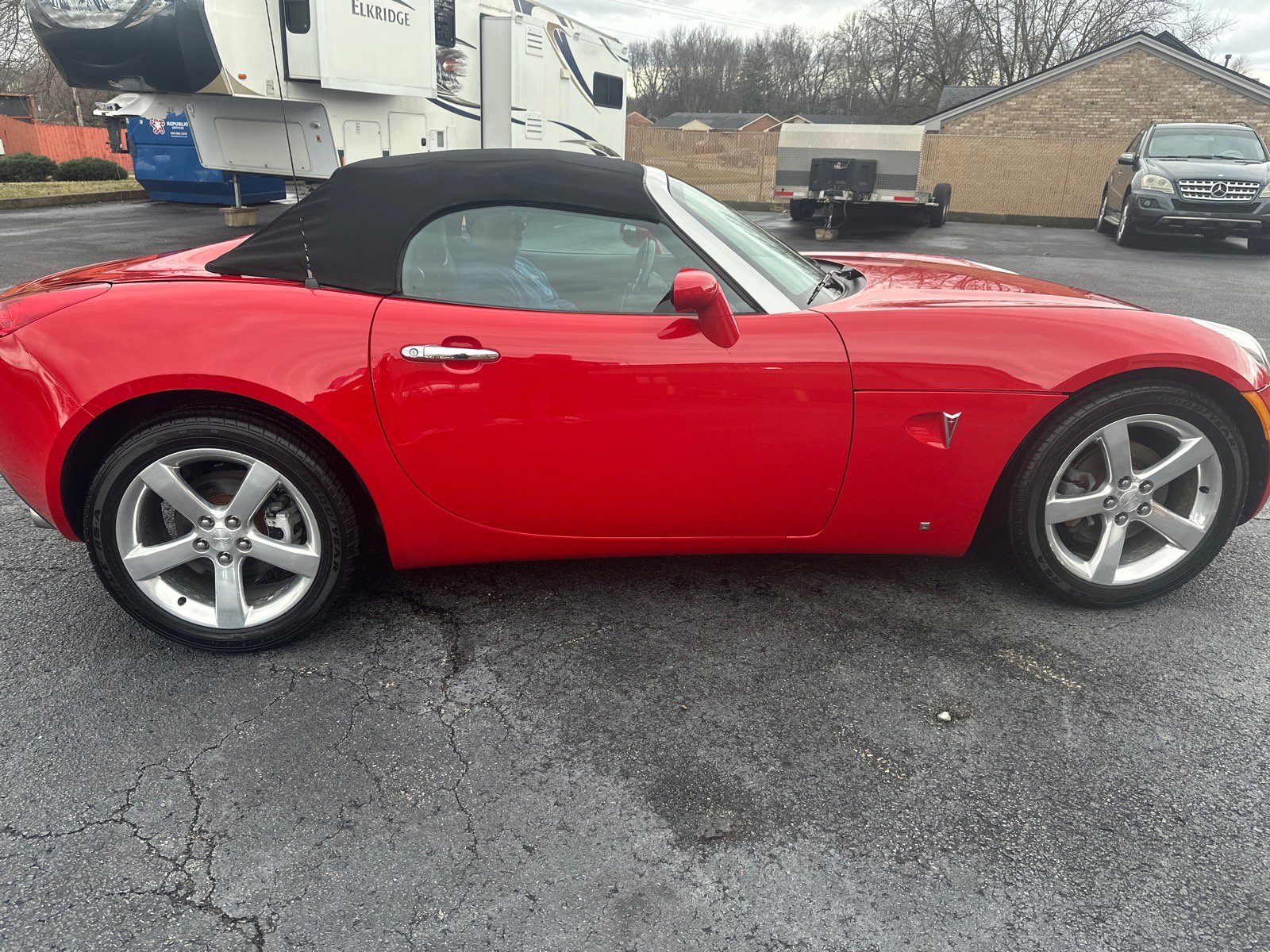 Used 2006 Pontiac Solstice Convertible w/ Premium Package image 8