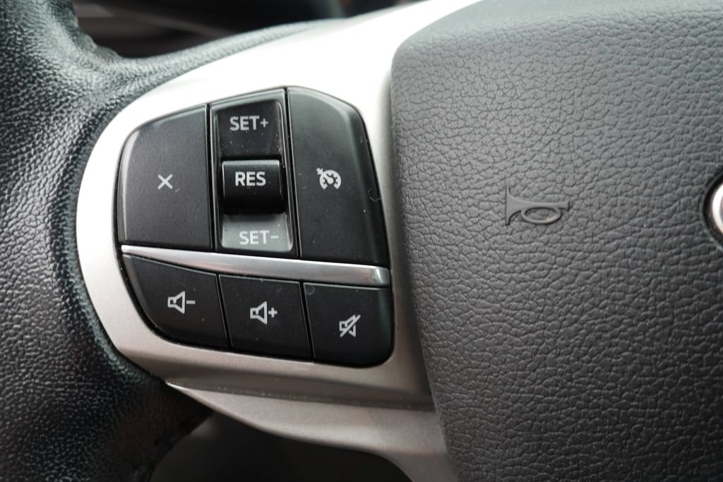 Used 2021 Ford Explorer XLT AWD/4WD image 16