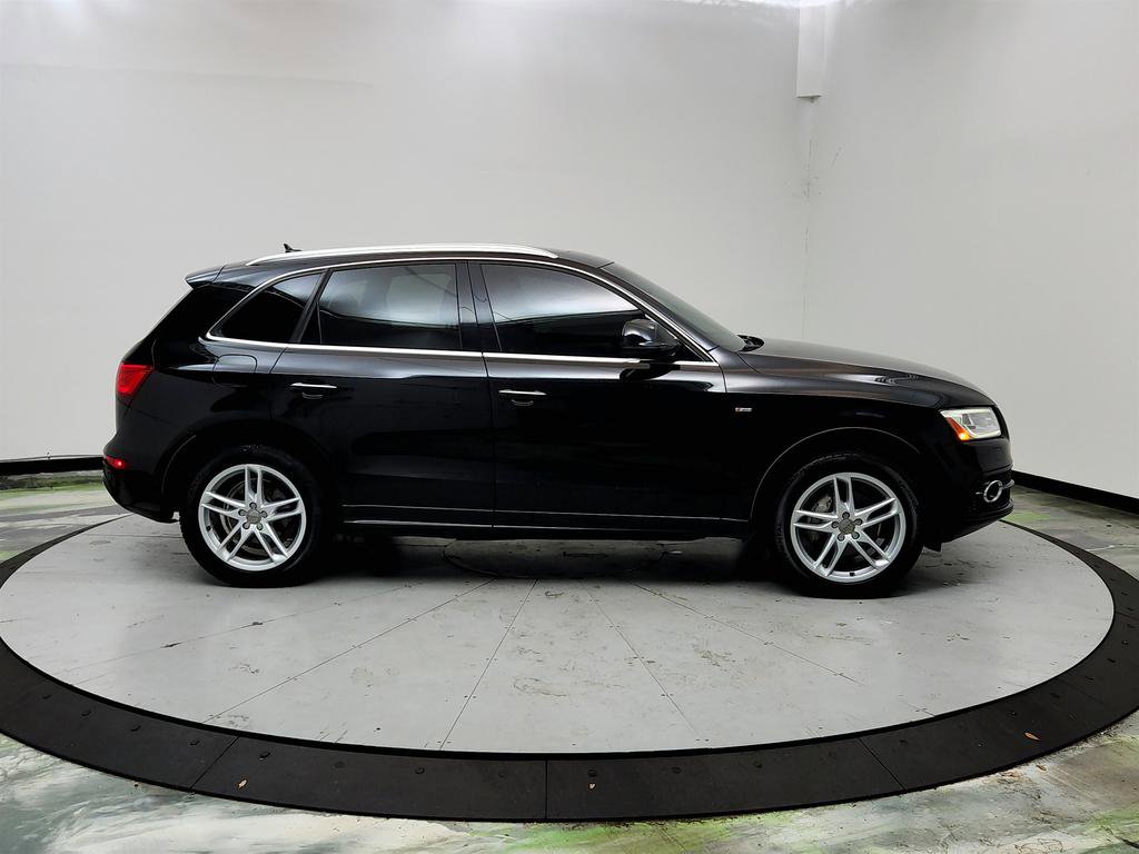 Used 2017 Audi Q5 2.0T Premium Plus w/ Technology Package image 4