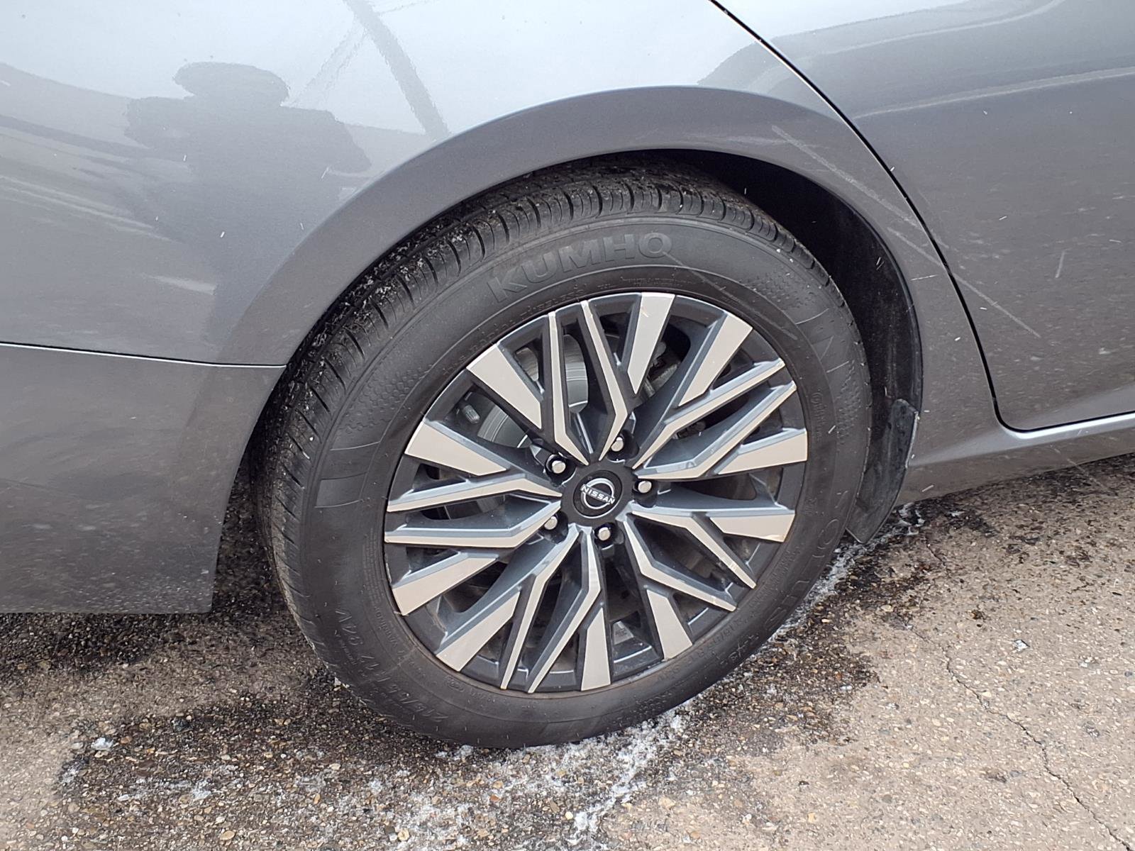 Used 2024 Nissan Altima 2.5 SV image 23