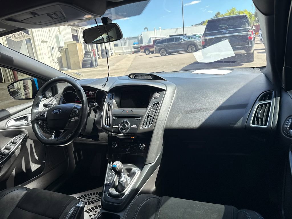Used 2017 Ford Focus RS AWD/4WD image 26