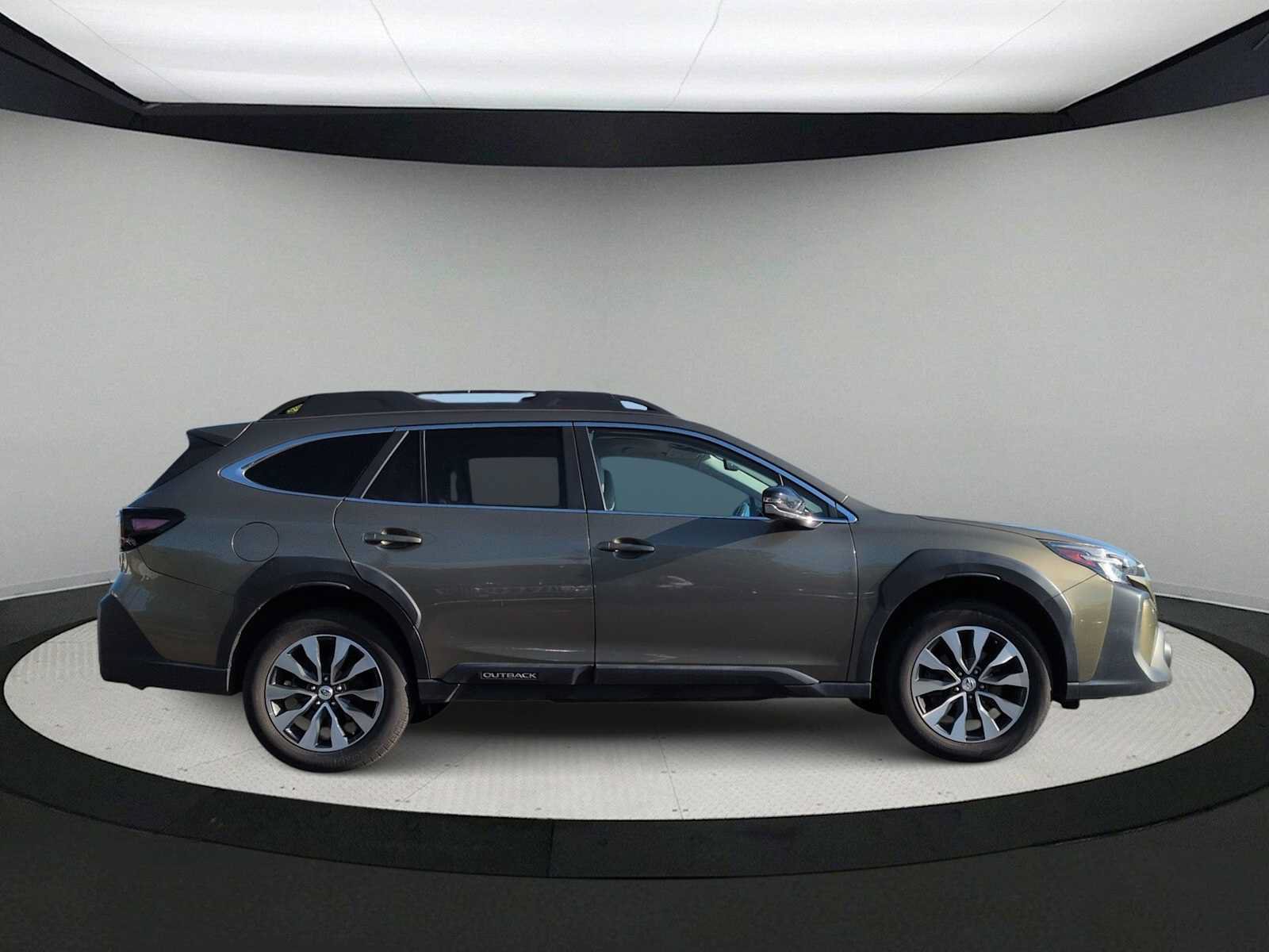 Used 2024 Subaru Outback Limited XT AWD/4WD image 9