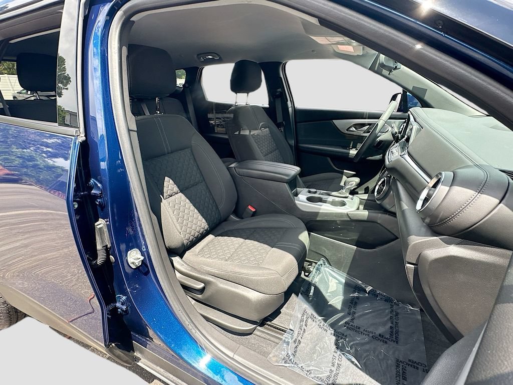 Used 2022 Chevrolet Blazer LT FWD image 25
