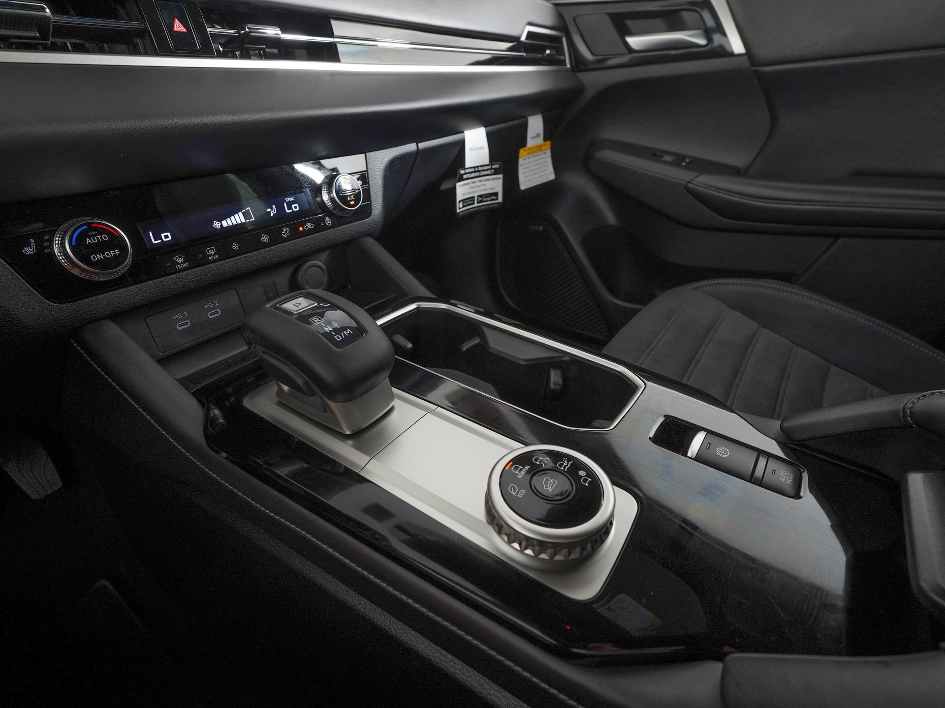 New 2026 Mitsubishi Outlander LE FWD image 14