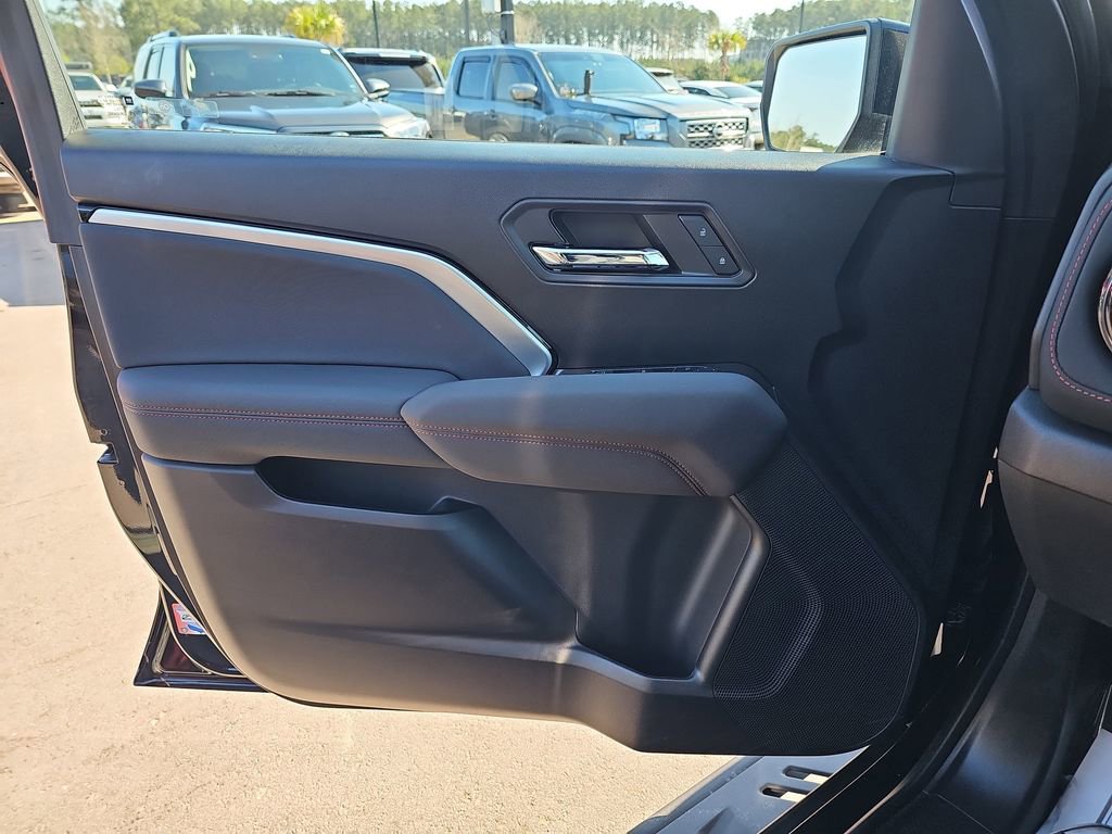 Used 2024 Chevrolet Colorado Z71 w/ Z71 Convenience Package 2 image 31